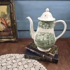 Théière anglaise vintage Royal Tudor Ware Coaching Taverns