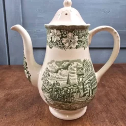 Théière anglaise vintage Royal Tudor Ware Coaching Taverns