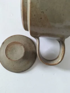 Théière artisanale en grès, style japonisant, esprit Puisaye, 1960-1970