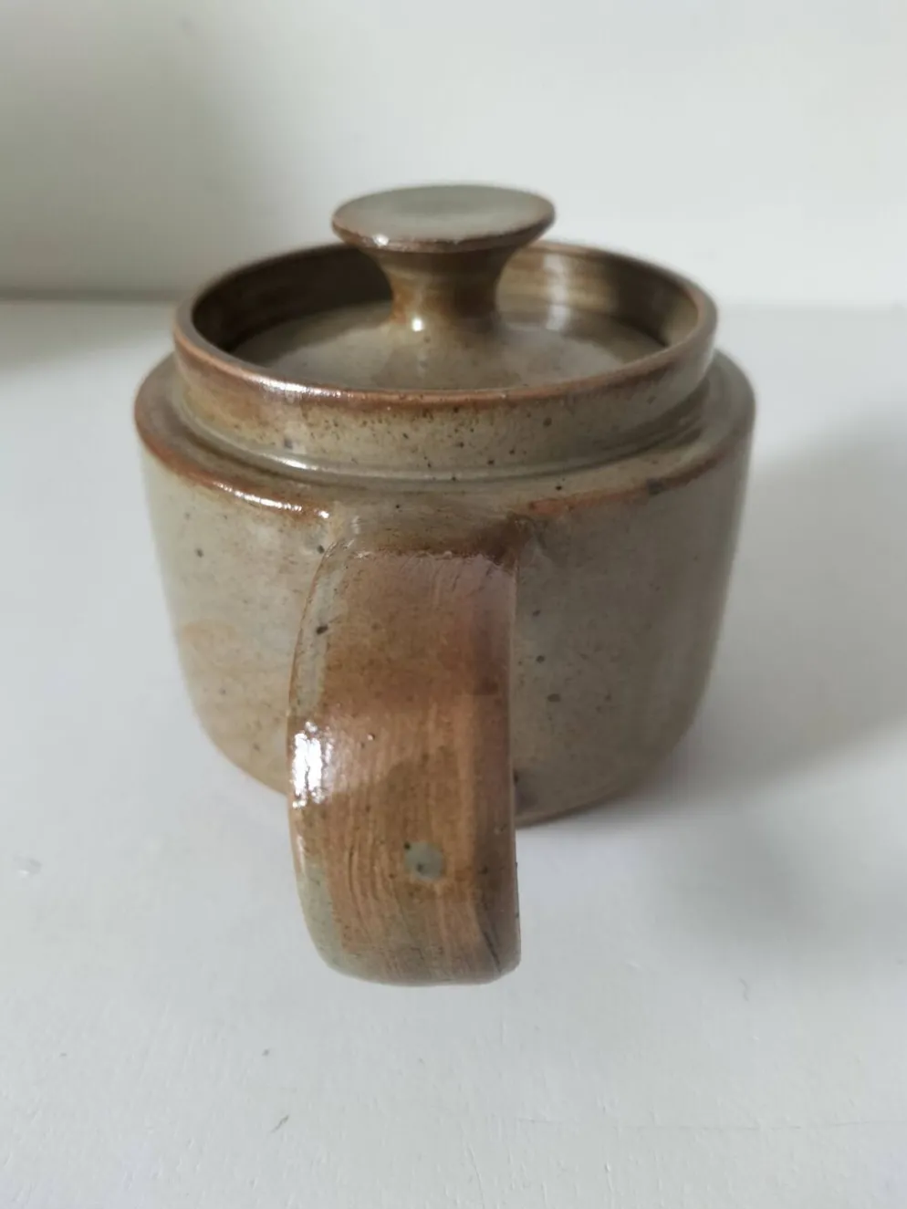 Théière artisanale en grès, style japonisant, esprit Puisaye, 1960-1970