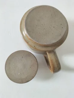 Théière artisanale en grès, style japonisant, esprit Puisaye, 1960-1970