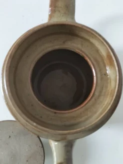 Théière artisanale en grès, style japonisant, esprit Puisaye, 1960-1970