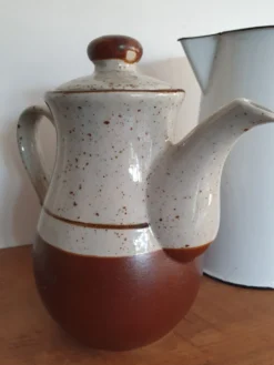 Théière bicolore en grès