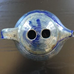 Théière bleue en grès