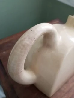 Théière en céramique craquelée