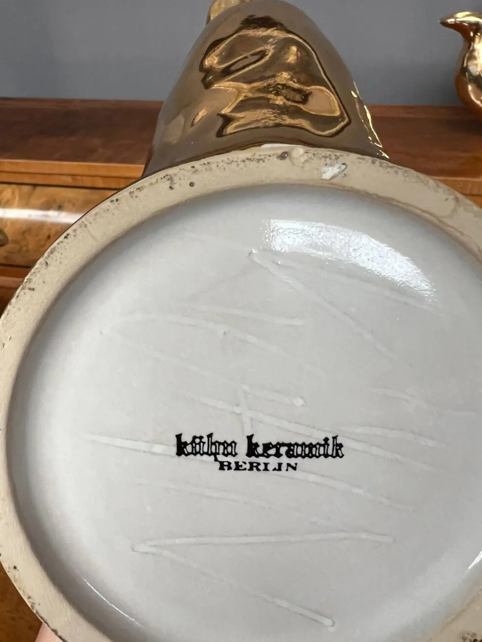 Théière en céramique dorée, modèle "Charlotte" par Kühn Keramik.