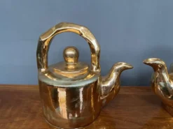 Théière en céramique dorée, modèle