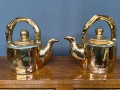 Théière en céramique dorée, modèle