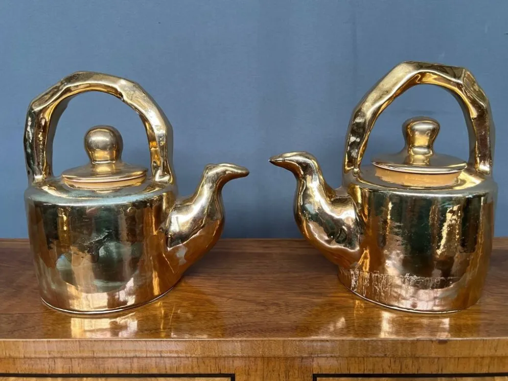 Théière en céramique dorée, modèle "Charlotte" par Kühn Keramik.