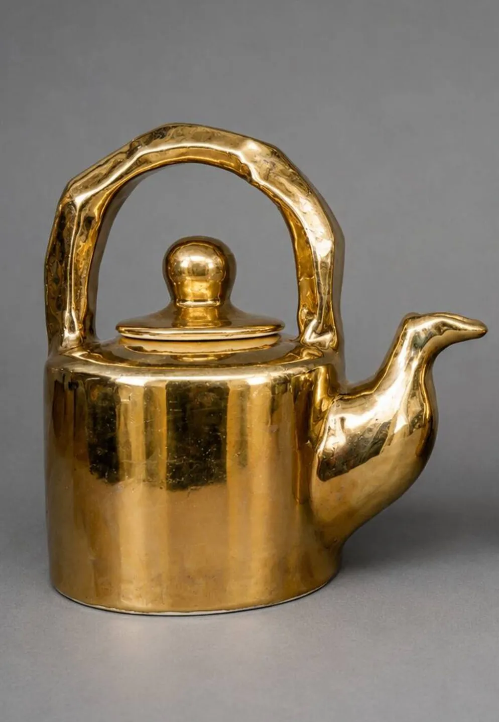 Théière en céramique dorée, modèle "Charlotte" par Kühn Keramik.