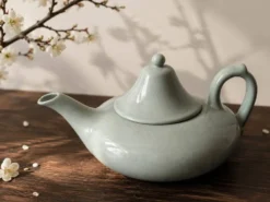 Théière en céramique émaillée céladon moucheté