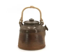 Théière en grès de Pierre Digan avec anse en bambou, La Borne années 60