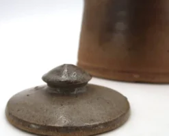 Théière en grès de Pierre Digan avec anse en bambou, La Borne années 60