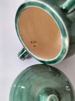 Théière en grès émaillé vert céladon – signée