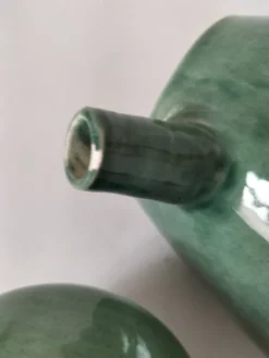 Théière en grès émaillé vert céladon – signée