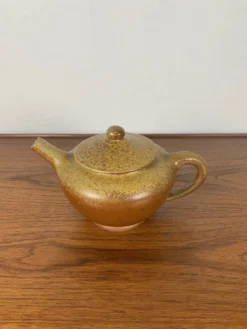 Théière en grès original , année 1960