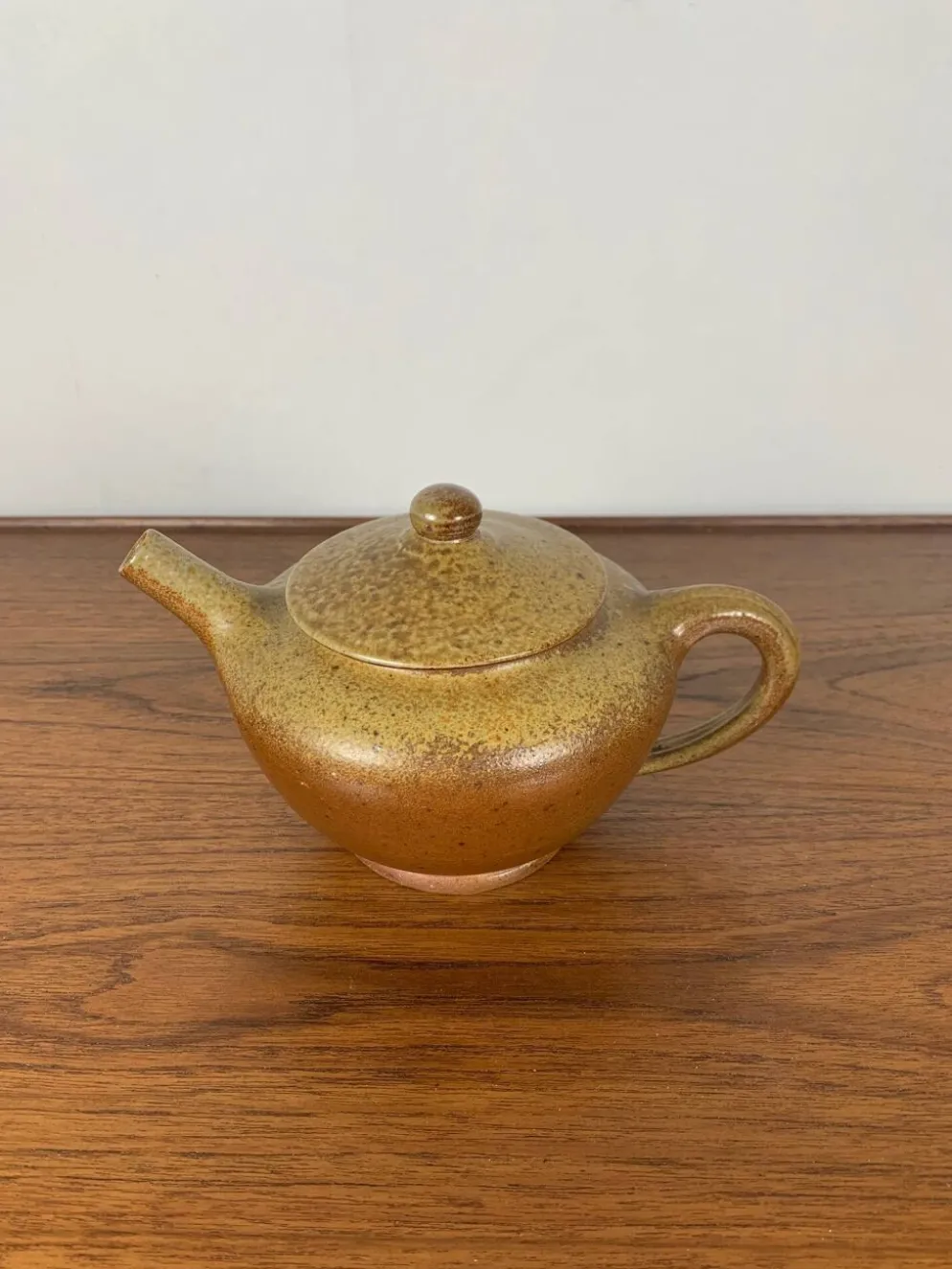 Théière en grès original , année 1960