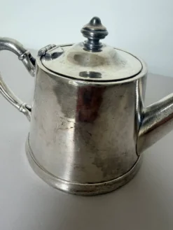 Théière en métal argenté potier vintage 240546