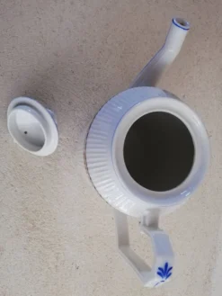 Théière en porcelaine