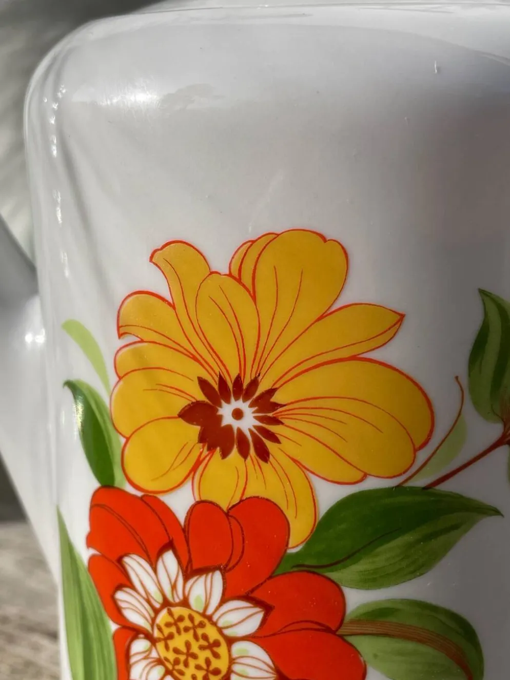 Théière en porcelaine à fleurs 1970 céramique italienne