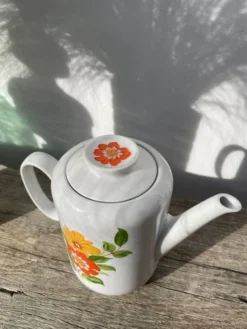 Théière en porcelaine à fleurs 1970 céramique italienne