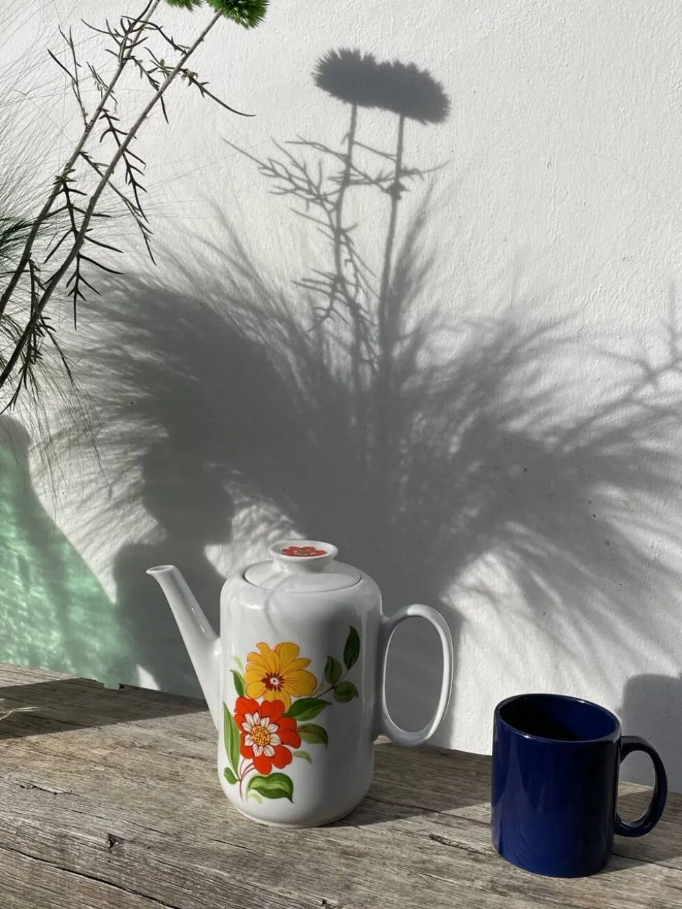 Théière en porcelaine à fleurs 1970 céramique italienne
