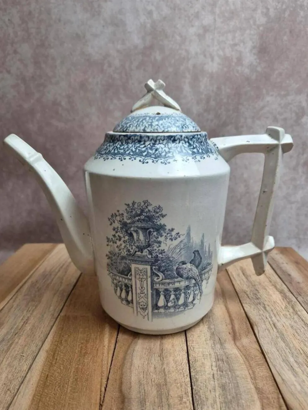 Théière en terre de fer Creil et Montereau Khiva décor bleu, XIXe