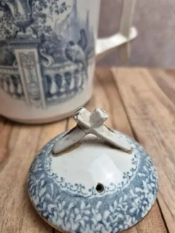 Théière en terre de fer Creil et Montereau Khiva décor bleu, XIXe