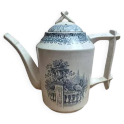 Théière en terre de fer Creil et Montereau Khiva décor bleu, XIXe