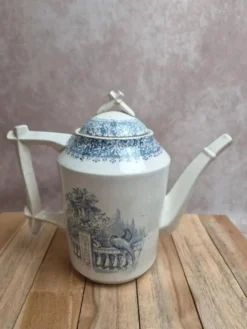 Théière en terre de fer Creil et Montereau Khiva décor bleu, XIXe