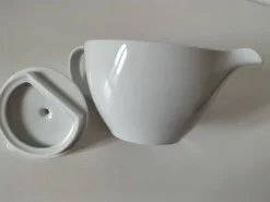 Théière graphique en porcelaine blanche design minimaliste