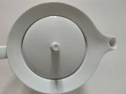Théière graphique en porcelaine blanche design minimaliste