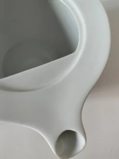 Théière graphique en porcelaine blanche design minimaliste