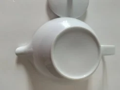 Théière graphique en porcelaine blanche design minimaliste