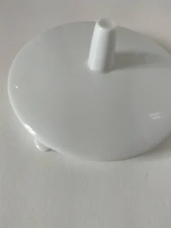Théière graphique en porcelaine blanche design minimaliste