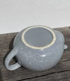 Théière 1980 grise et blanche moucheté