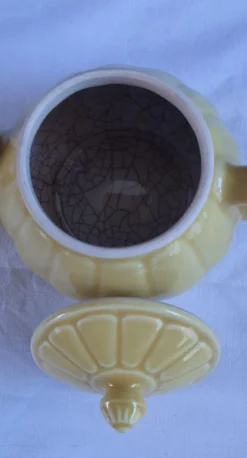 Théière jaune