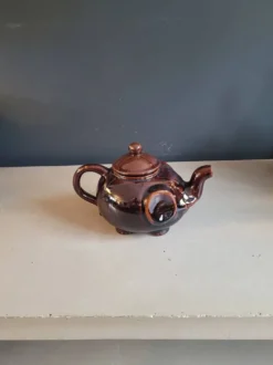 Théière éléphant en porcelaine marron