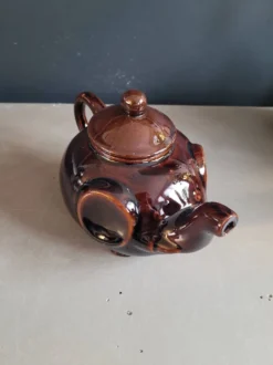 Théière éléphant en porcelaine marron