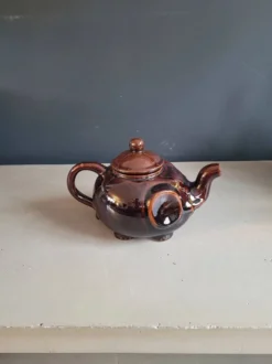 Théière éléphant en porcelaine marron