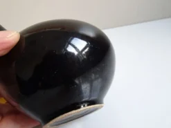 Théière noir et jaune années 1960