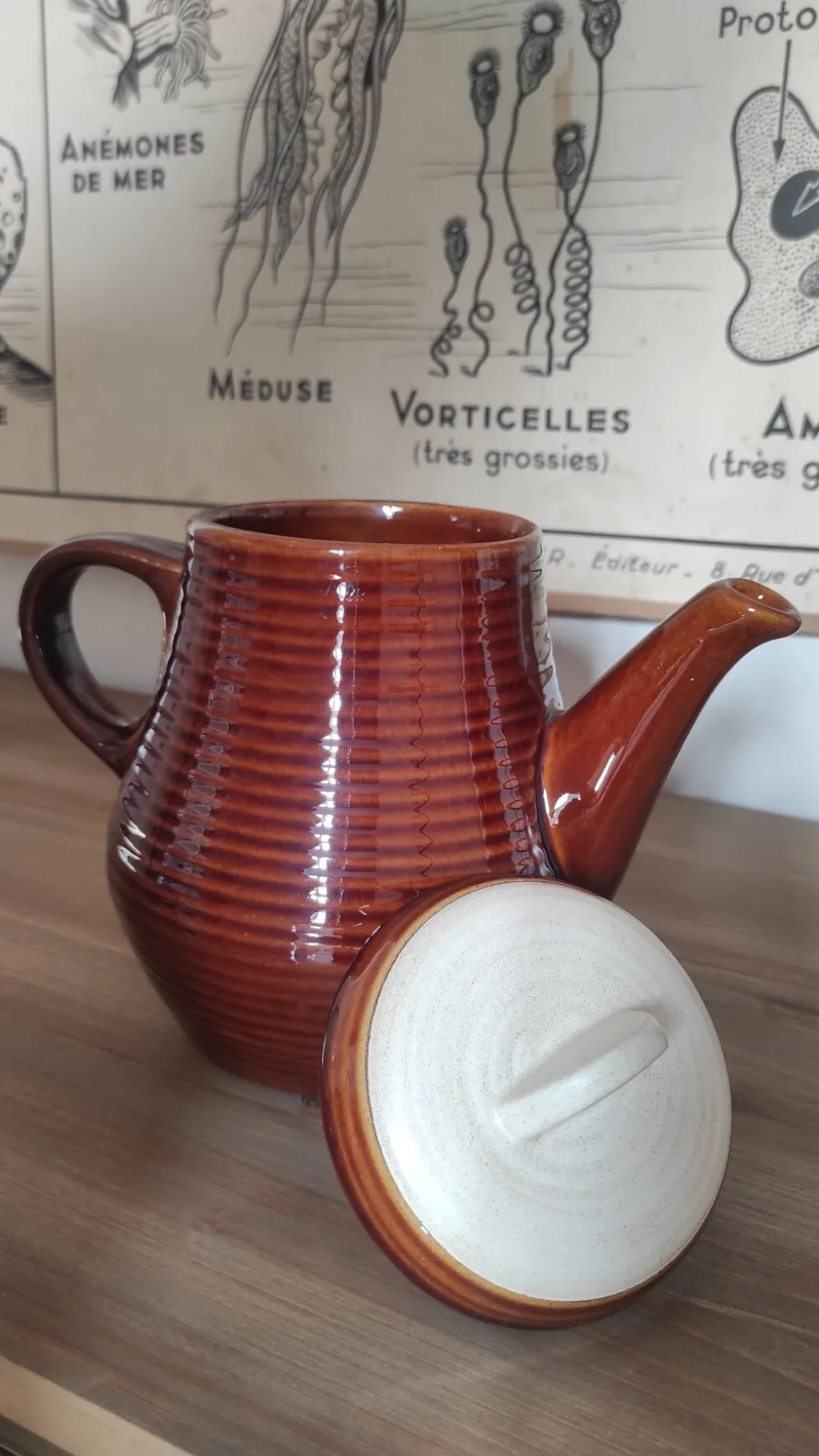 Théière à rayures vintage en grès