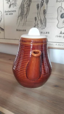 Théière à rayures vintage en grès