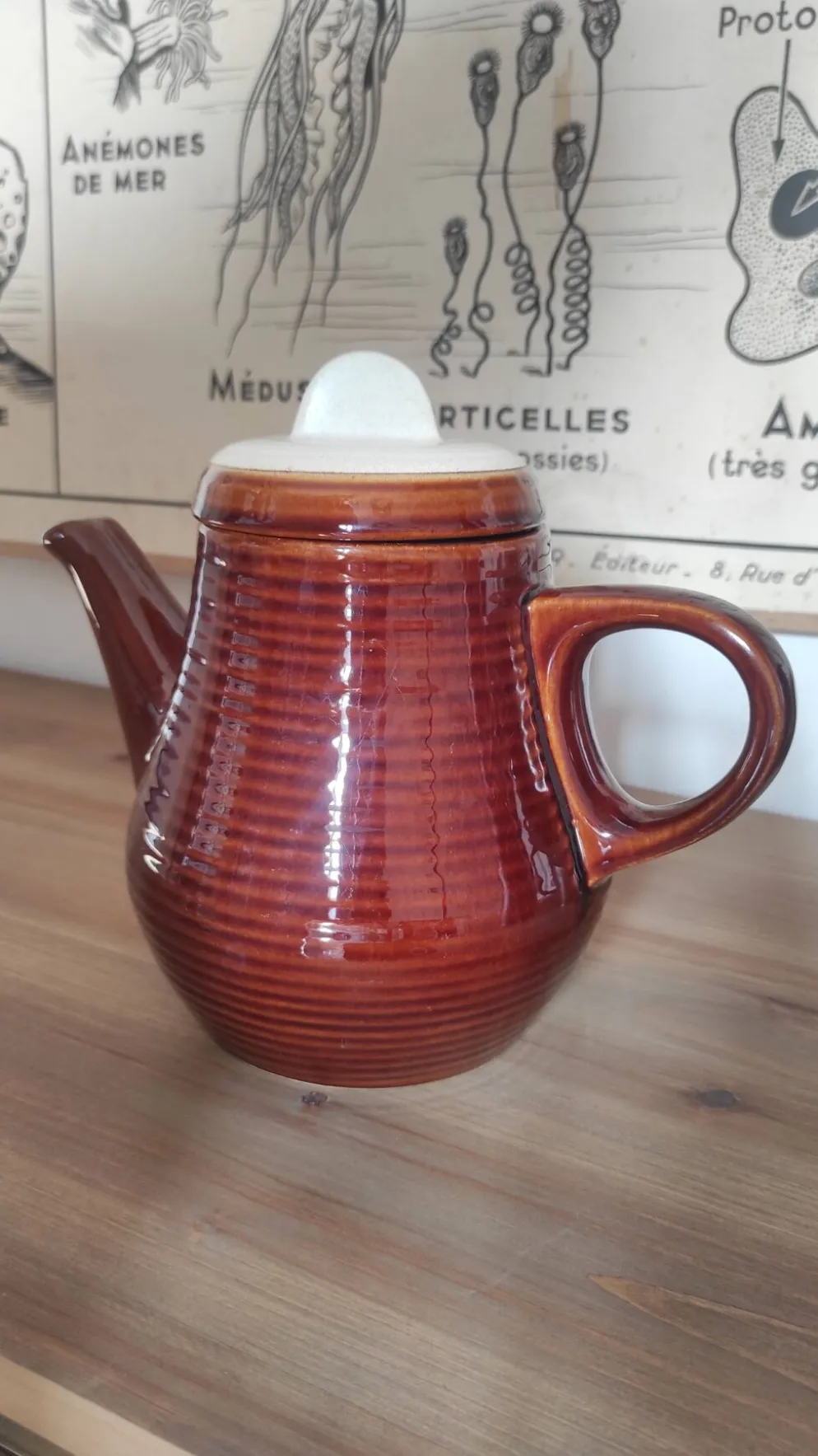Théière à rayures vintage en grès