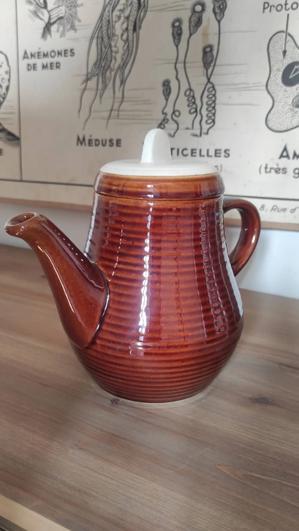 Théière à rayures vintage en grès