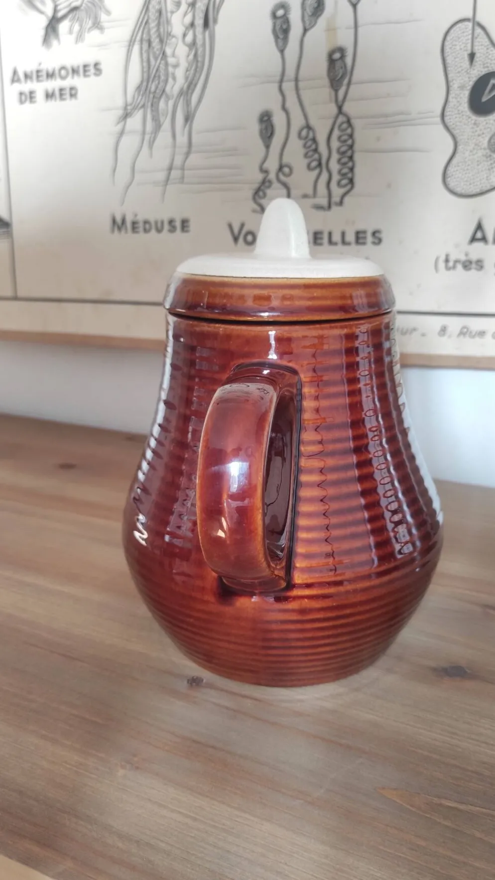 Théière à rayures vintage en grès