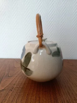 Théière style asiatique anse en bambou