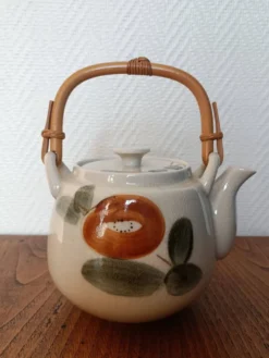 Théière style asiatique anse en bambou