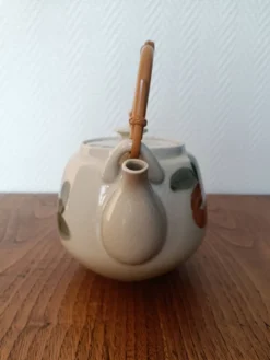 Théière style asiatique anse en bambou