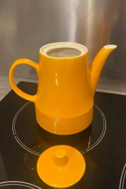 Théière vintage en céramique